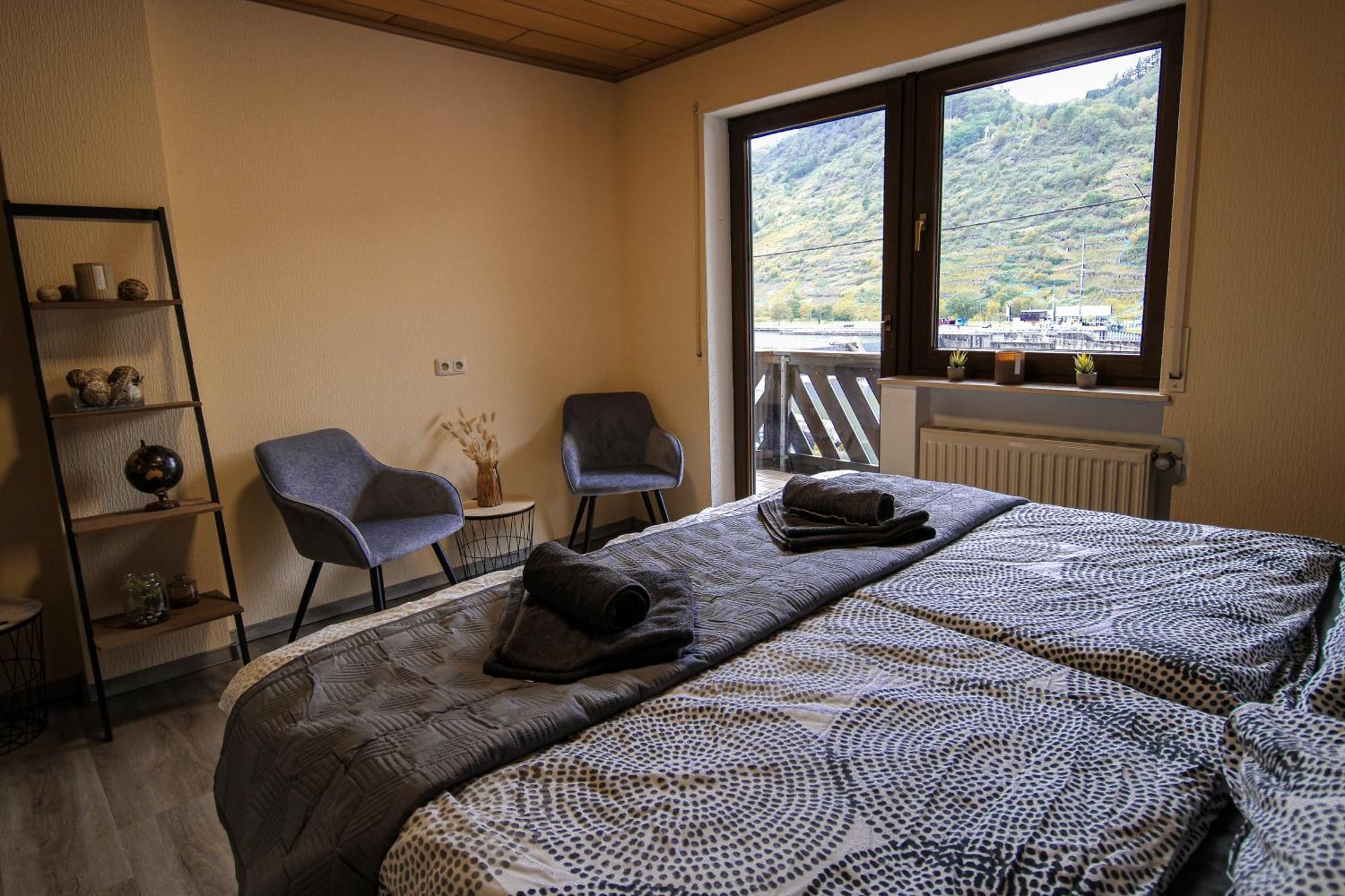 Stilvolle Wellness-Ferienwohnung In Neef Whirlpool, Sauna, Grill, Fitness, Billard & Moselblick Bagian luar foto