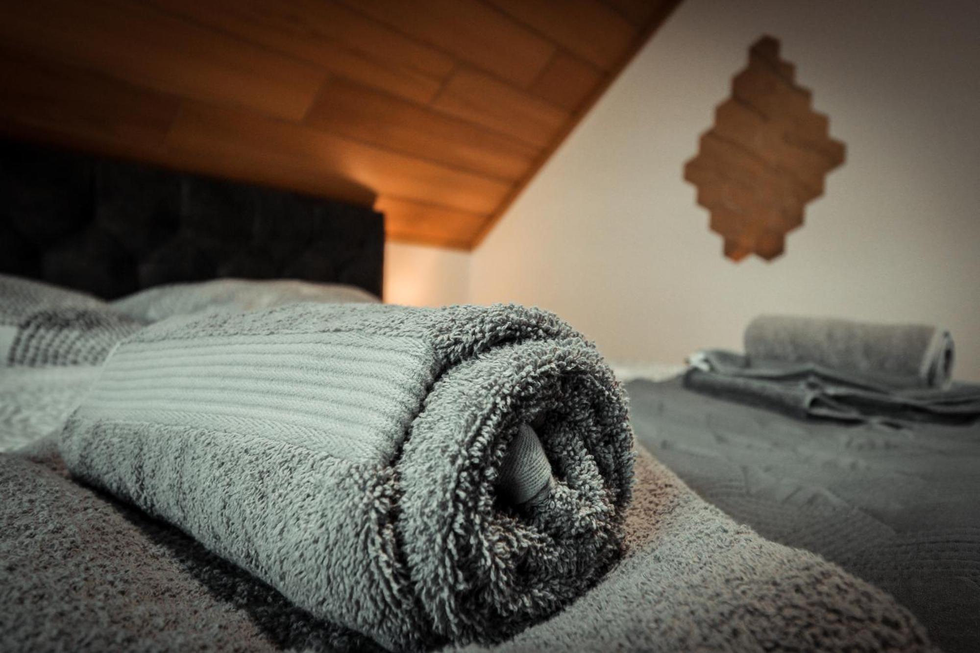 Stilvolle Wellness-Ferienwohnung In Neef Whirlpool, Sauna, Grill, Fitness, Billard & Moselblick Bagian luar foto